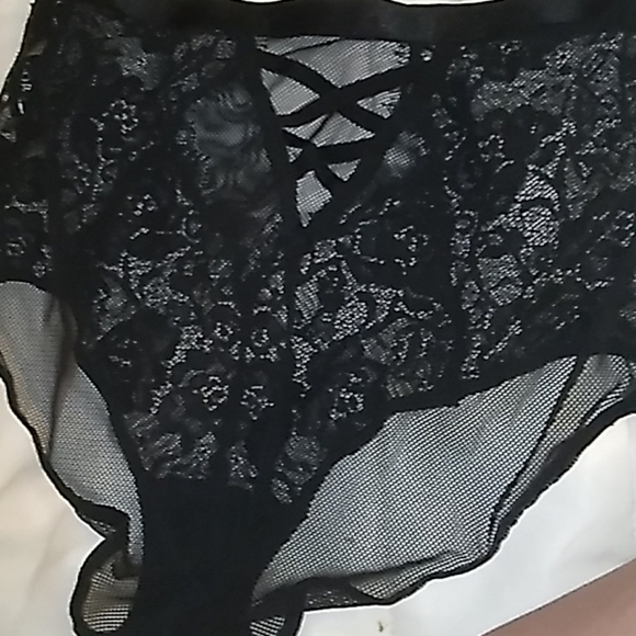 NWOT Adore Me 2 piece set. top: 30A bottom: XS - Picture 2 of 5